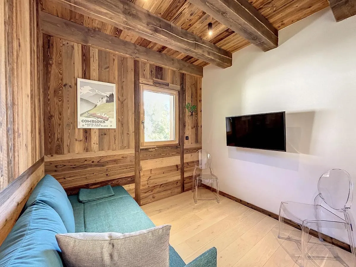 Appartement 4 Chambres Avec Terrasse Et Parking A Combloux - Fr-1-560-66
